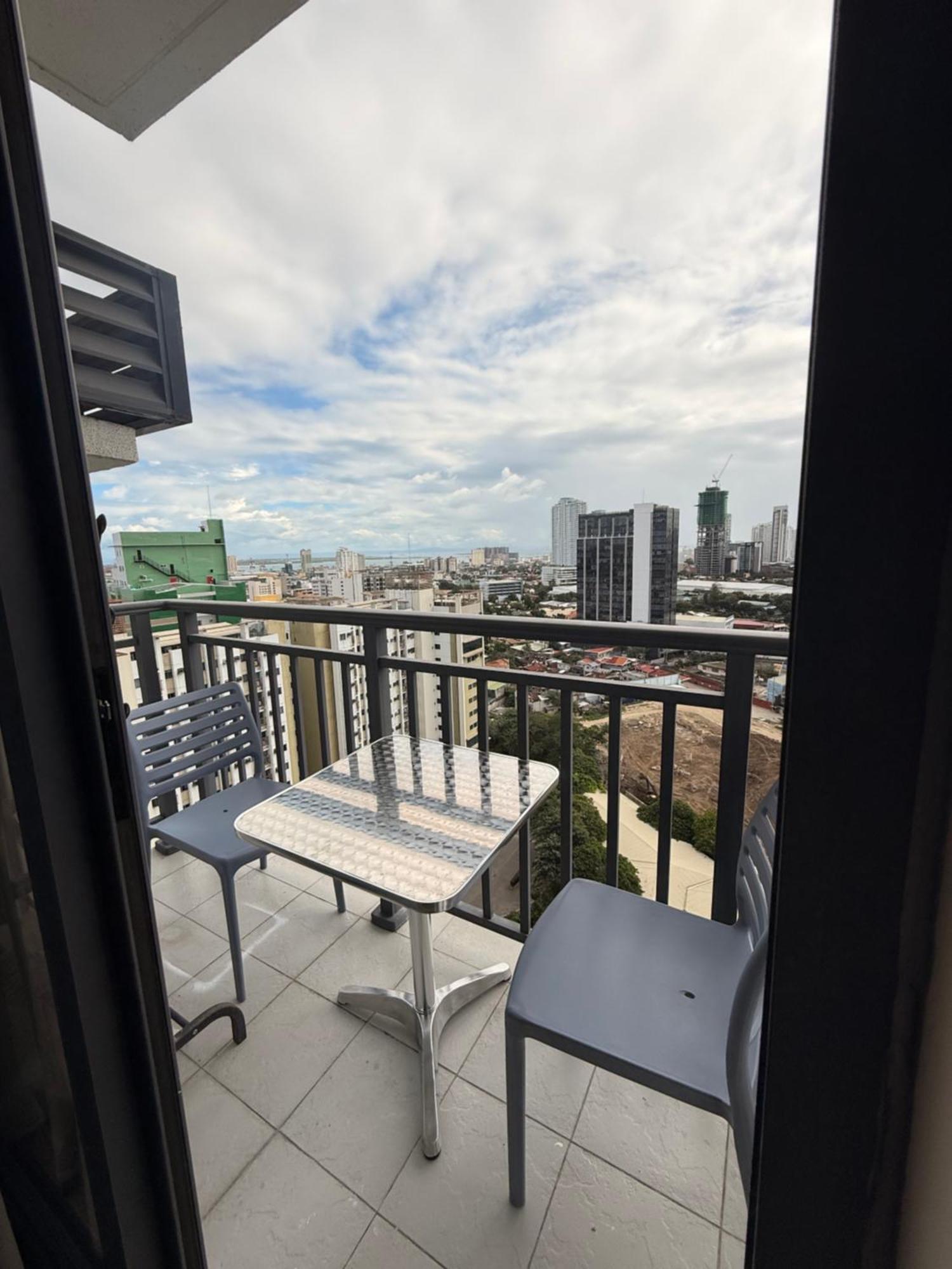Arlowes At 20F Grand Residences 宿务 外观 照片